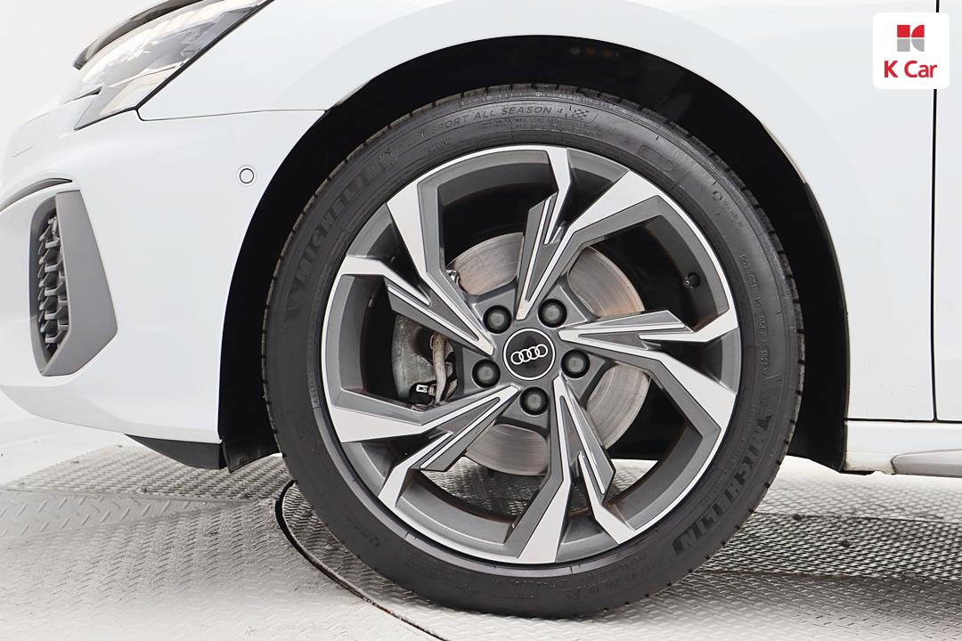 Audi A3 8Y Gasoline 2WD 40 TFSI Premium 6
