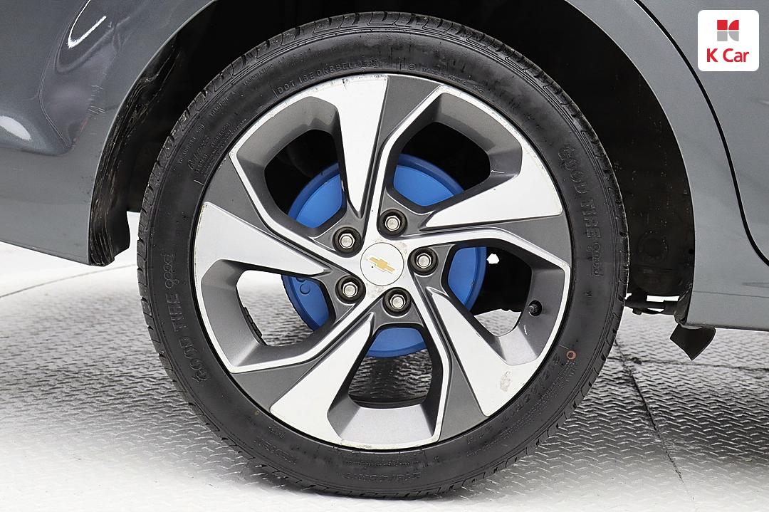 Chevrolet Aveo Sedan 1.4 Turbo LT 9