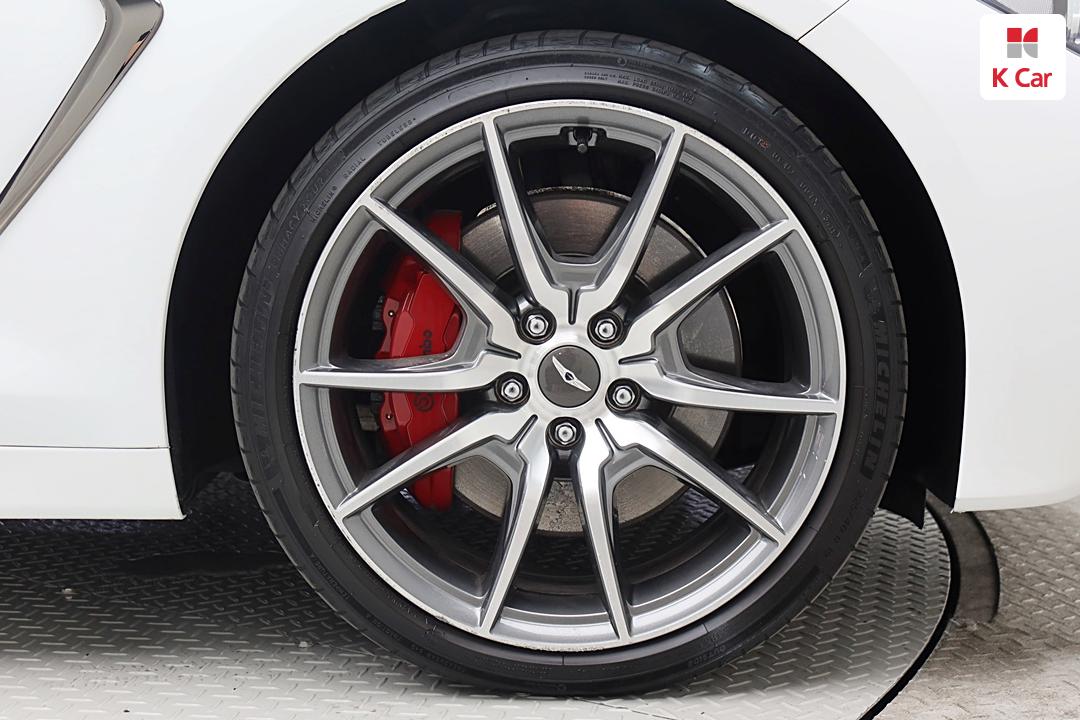 Genesis G70 2.0T AWD Sport Package 8