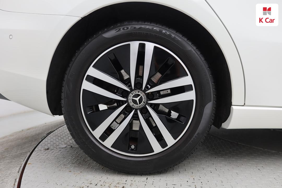 Mercedes-Benz A-Class W177 Gasoline 2WD A220 Sedan 9