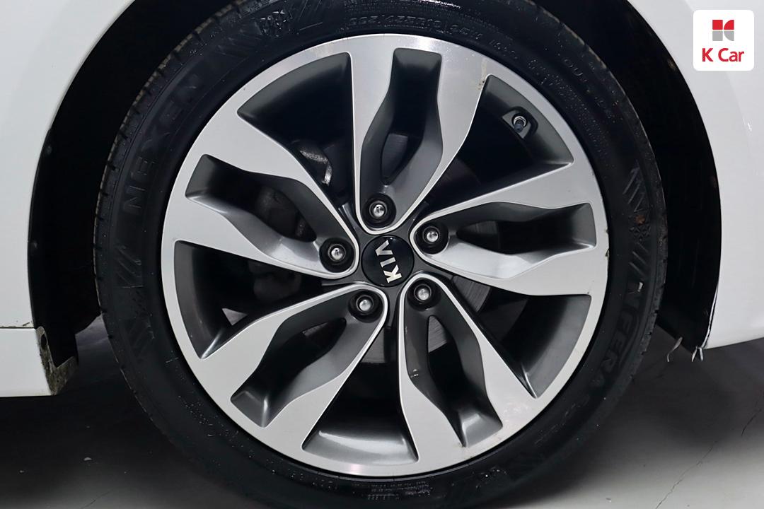 Kia K5 Prestige 8