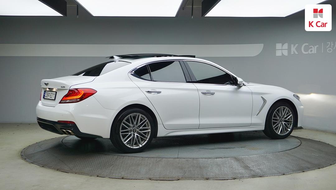 Genesis G70 2.2D Elite 5