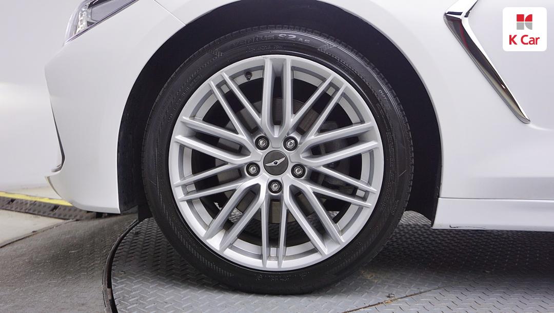 Genesis G70 2.2D Elite 6