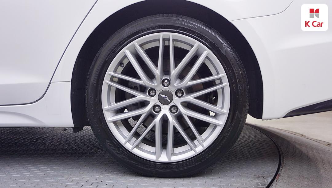 Genesis G70 2.2D Elite 7
