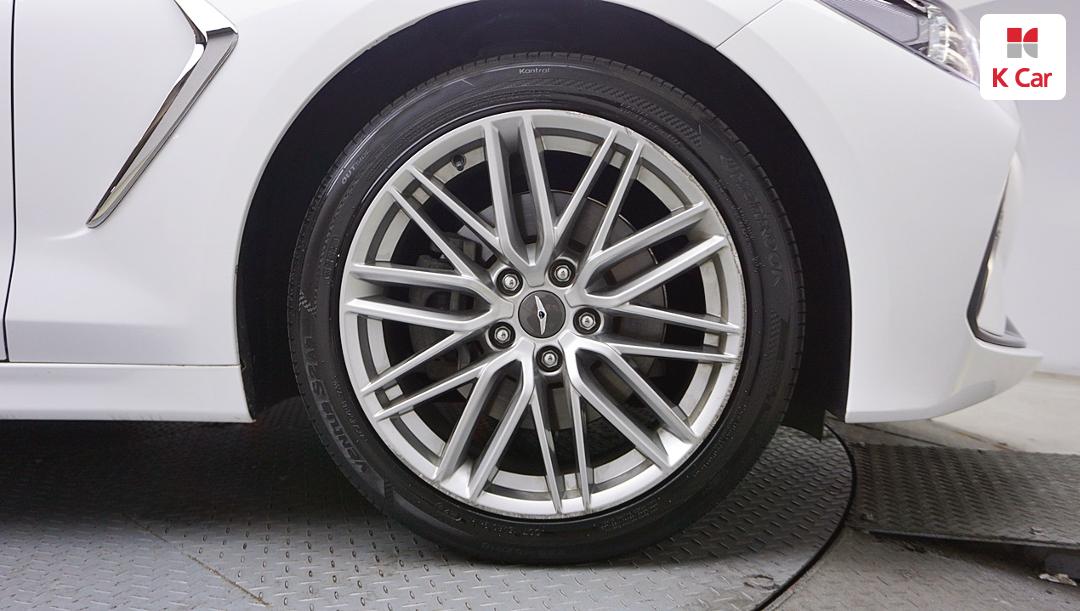 Genesis G70 2.2D Elite 8