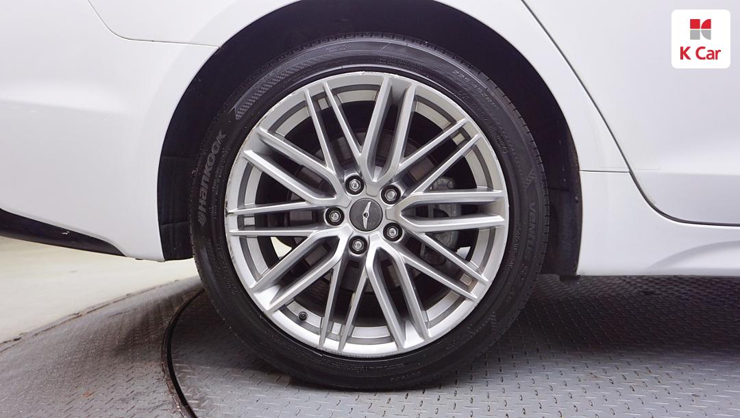 Genesis G70 2.2D Elite 9