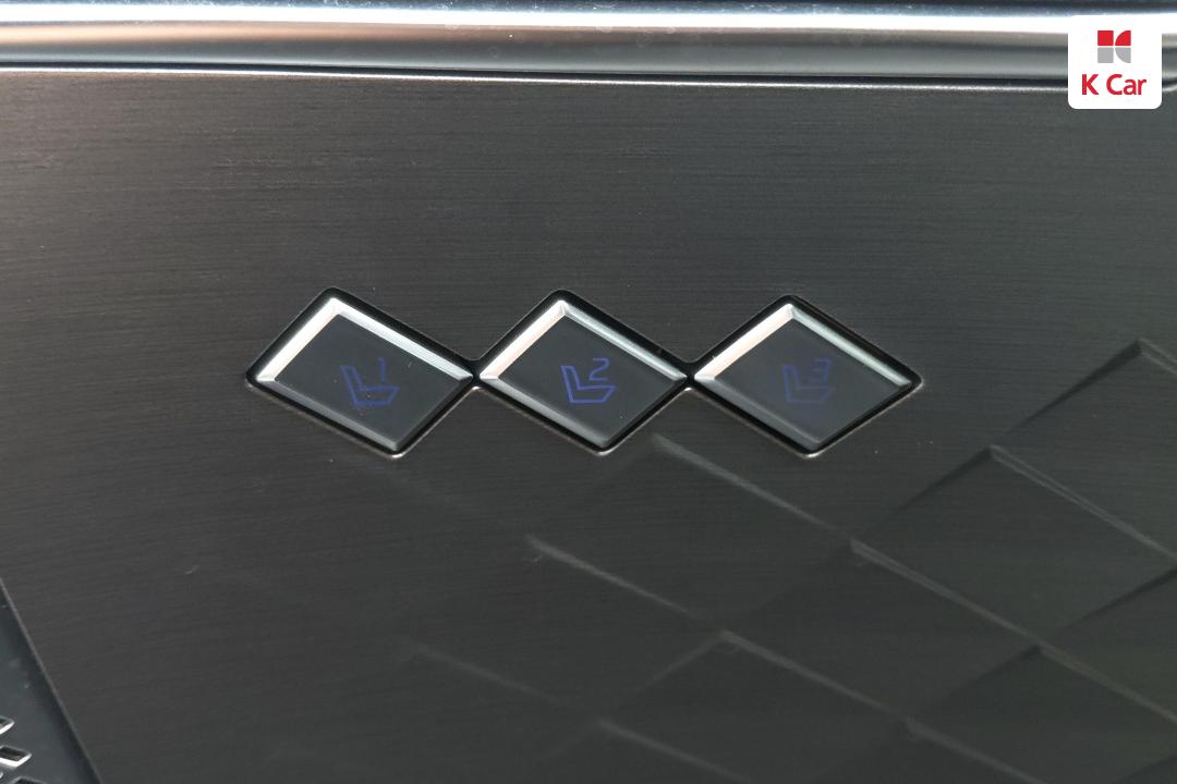 Kia K8 Hybrid Noblesse 8