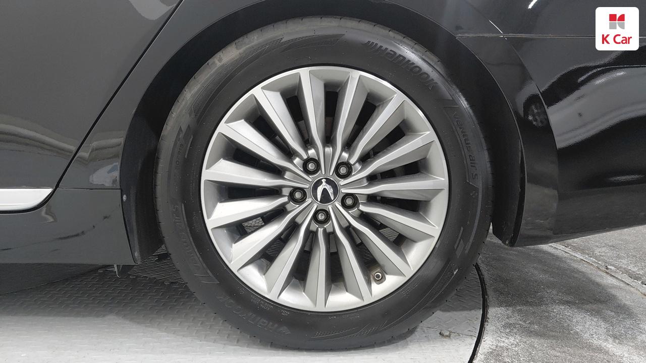 HYUNDAI Ecuus (New Model) VS380