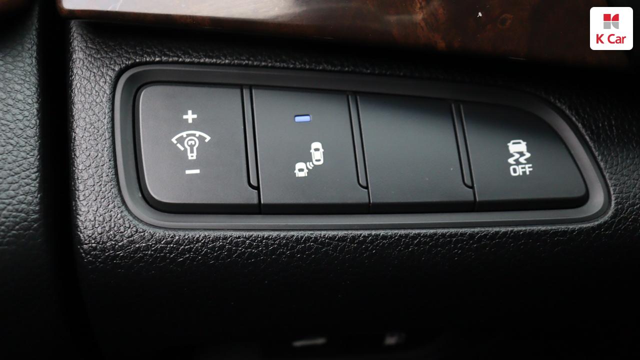 HYUNDAI Aslan G300