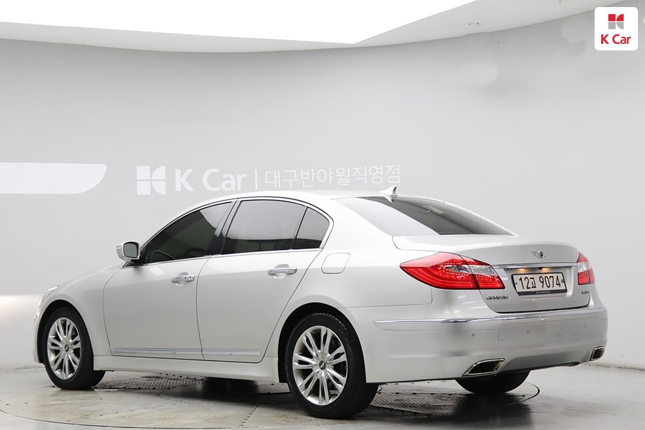 HYUNDAI Genesis BH 330