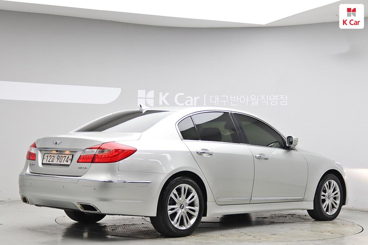 HYUNDAI Genesis BH 330