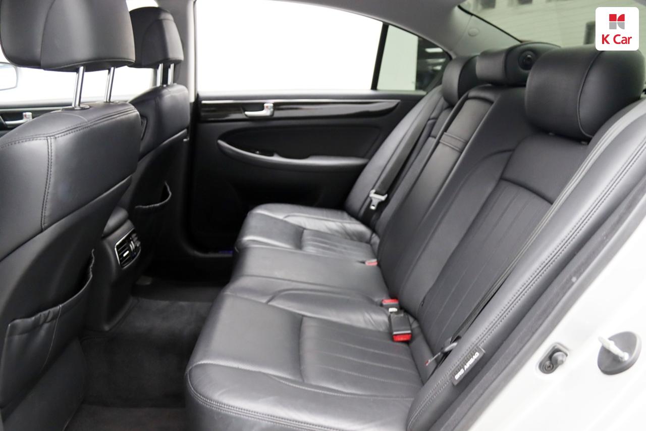 HYUNDAI Genesis BH 330