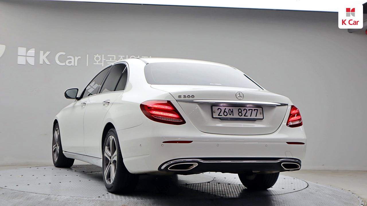 BENZ E-Class (5th Generation) E300