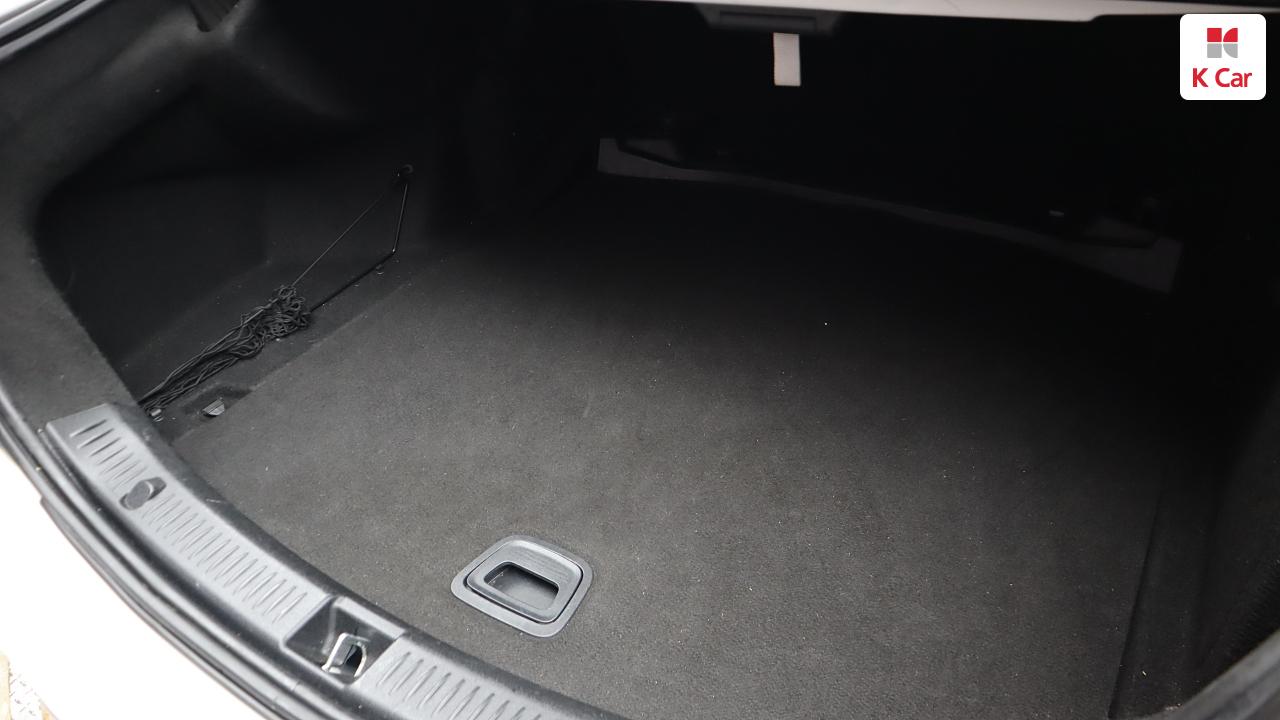 BENZ E-Class (5th Generation) E300