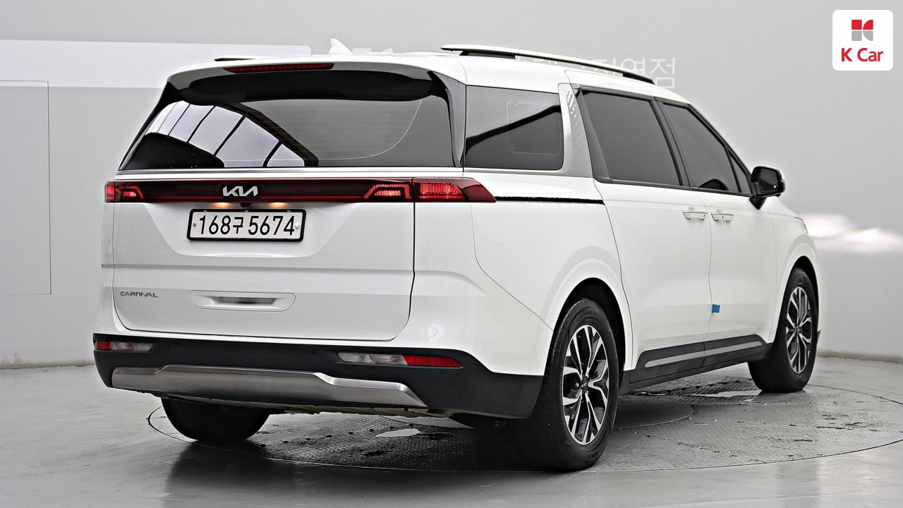 KIA New Carnival 9-Seater Diesel