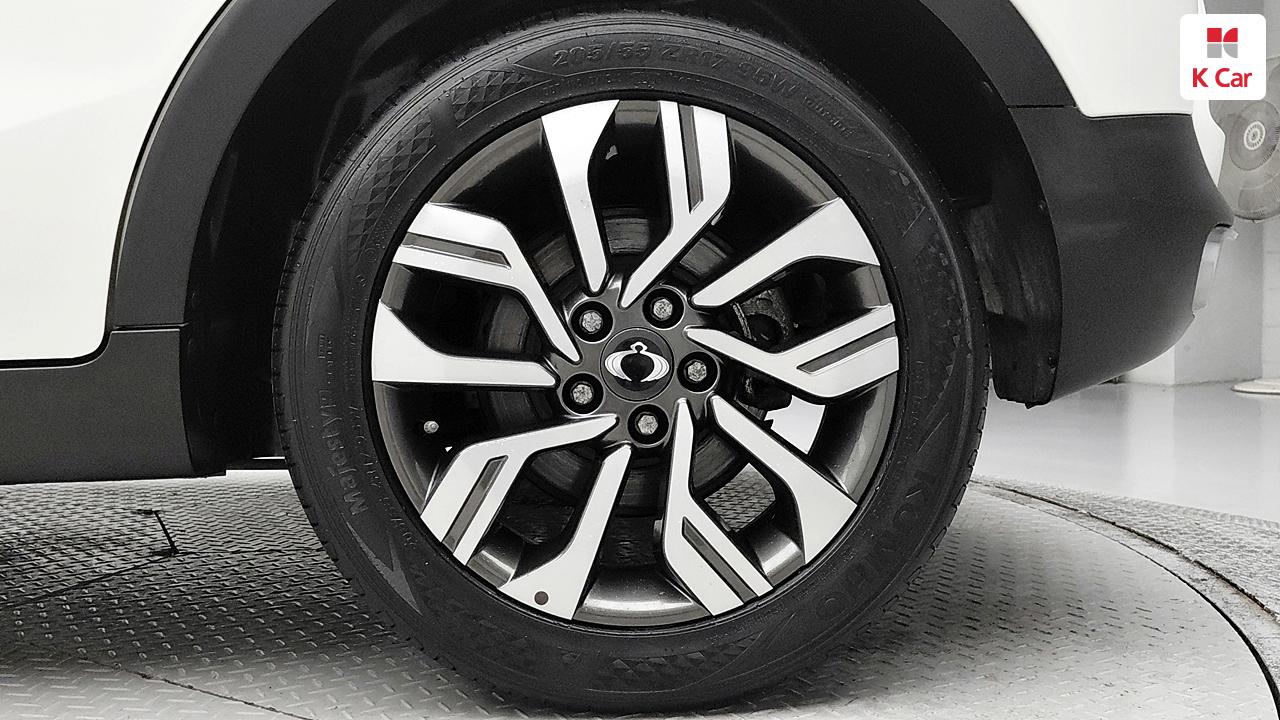 KG MOBILITY(SSANGYONG) Tivoli Armour 1.6 Gasoline