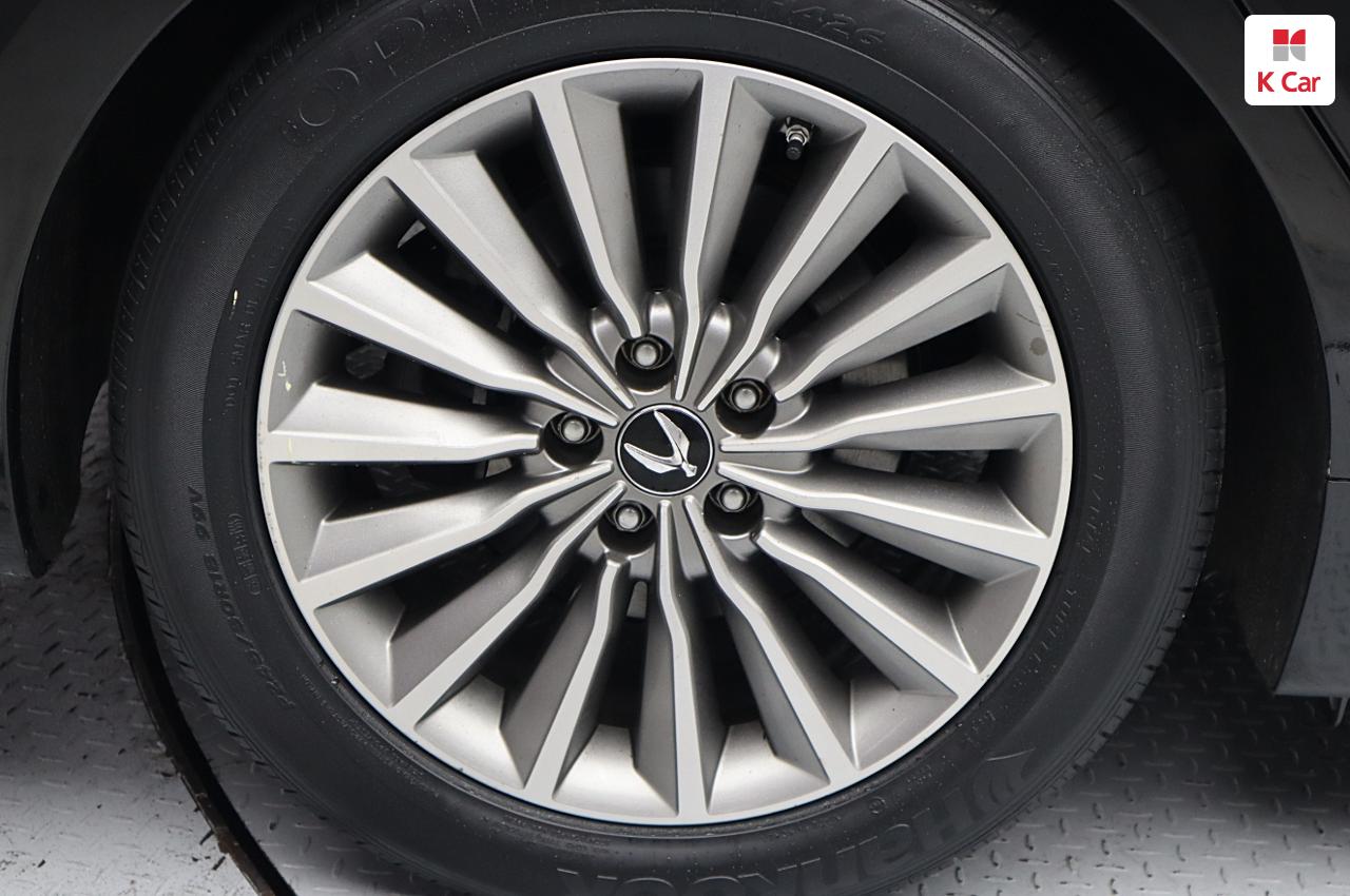HYUNDAI Ecuus (New Model) VS380