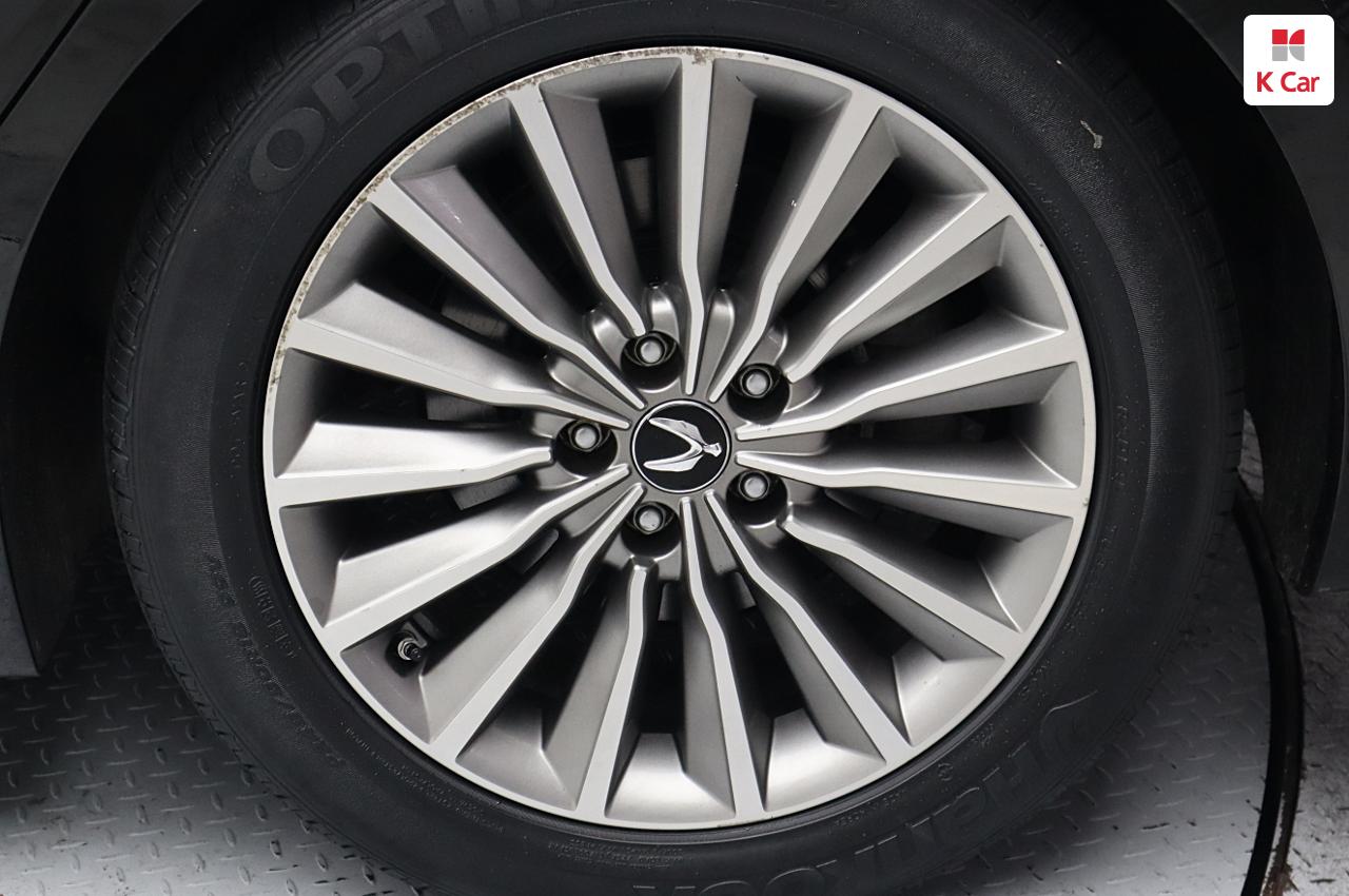 HYUNDAI Ecuus (New Model) VS380