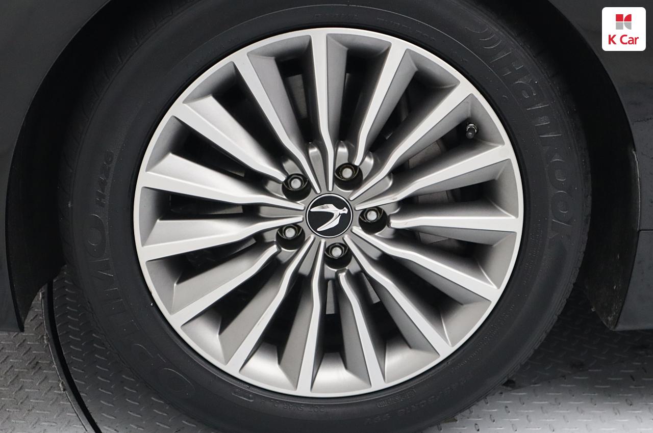 HYUNDAI Ecuus (New Model) VS380