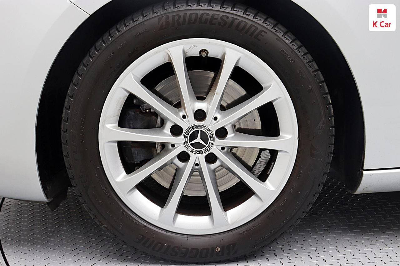 벤츠 A-클래스 W177 가솔린 2WD A220 해치백