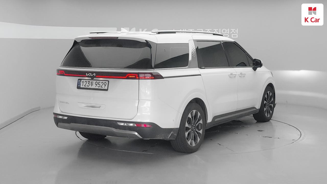 KIA New Carnival 9-Seater Diesel