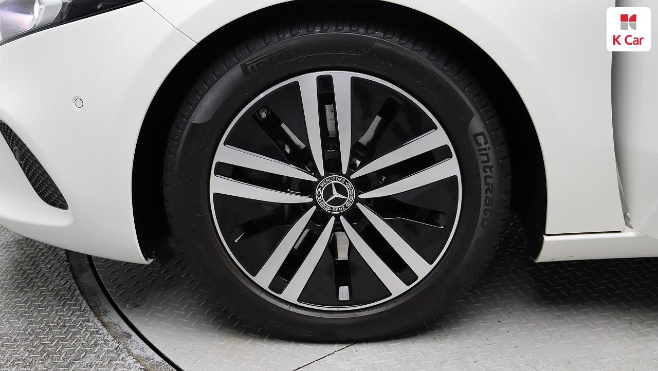 벤츠 A-클래스 W177 가솔린 2WD A220 세단