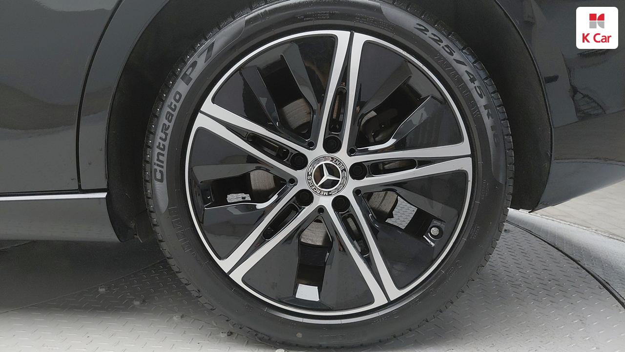 BENZ A-Class (4th Generation) A220 Sedan