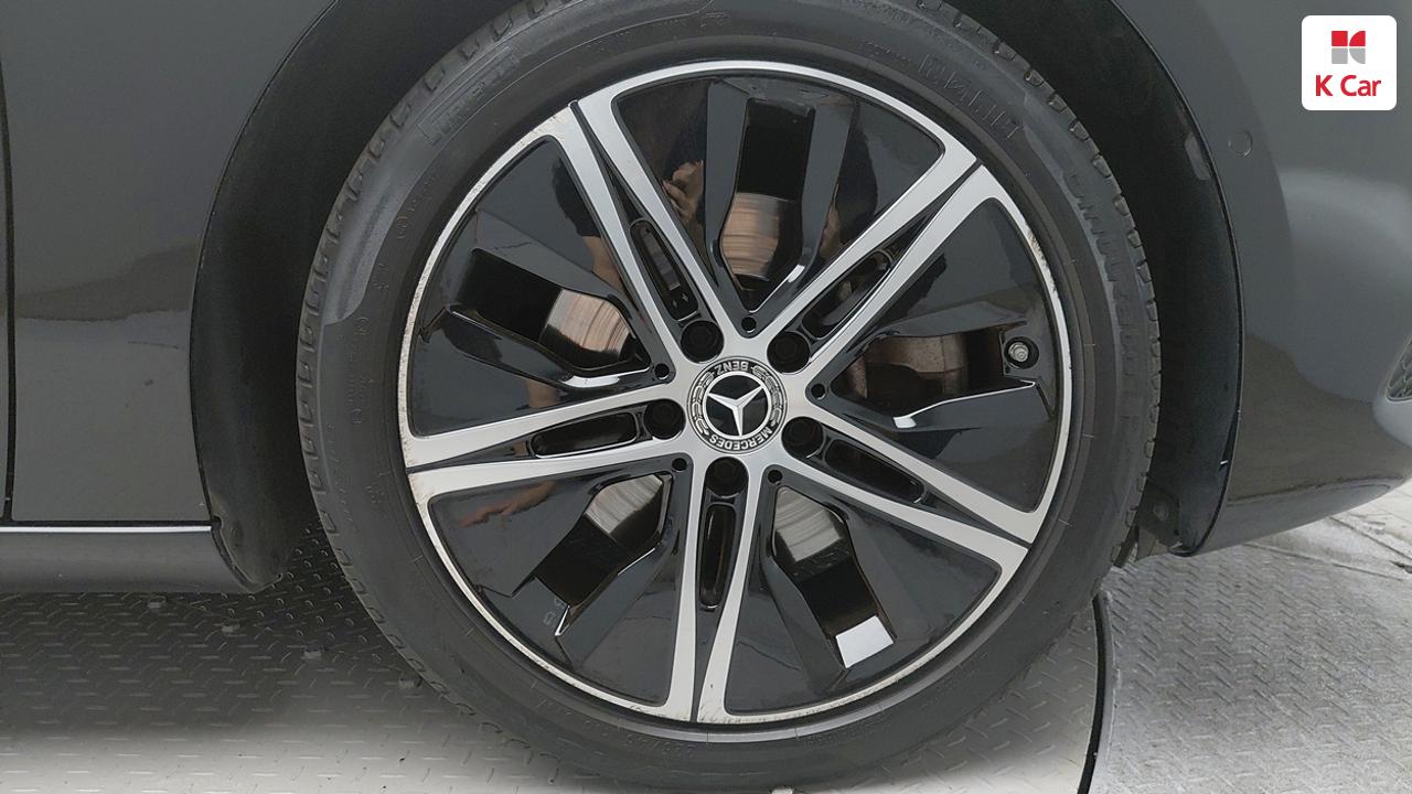 BENZ A-Class (4th Generation) A220 Sedan