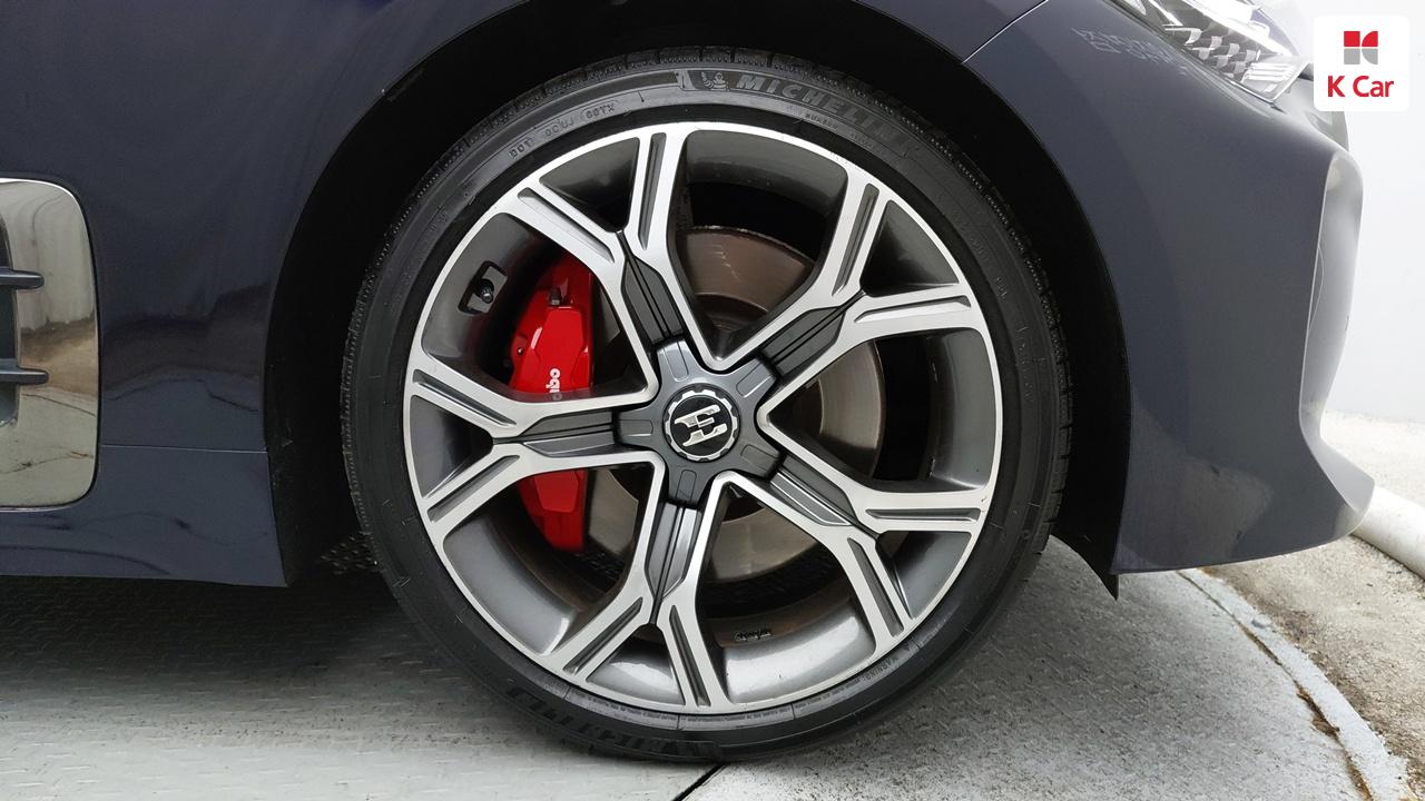 KIA Stinger 2.0 Turbo