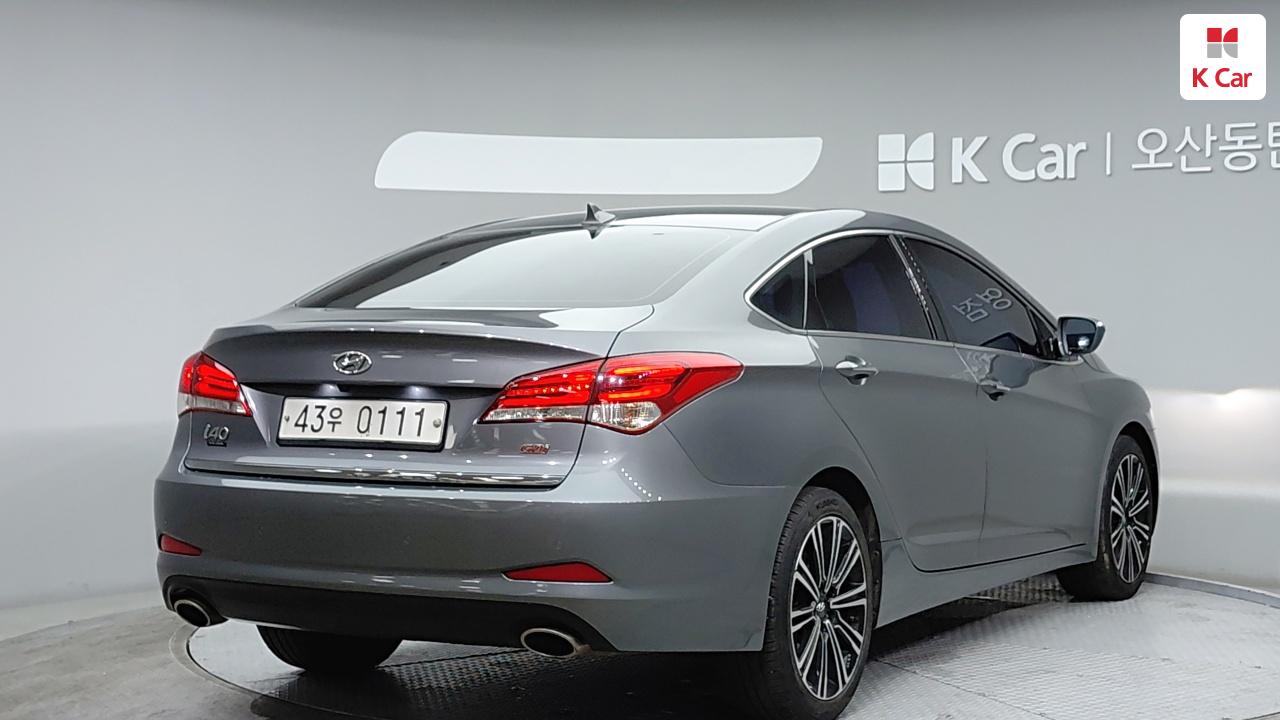 HYUNDAI The New I40 Saloon 2.0 GDI