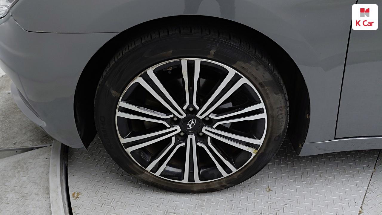 HYUNDAI The New I40 Saloon 2.0 GDI