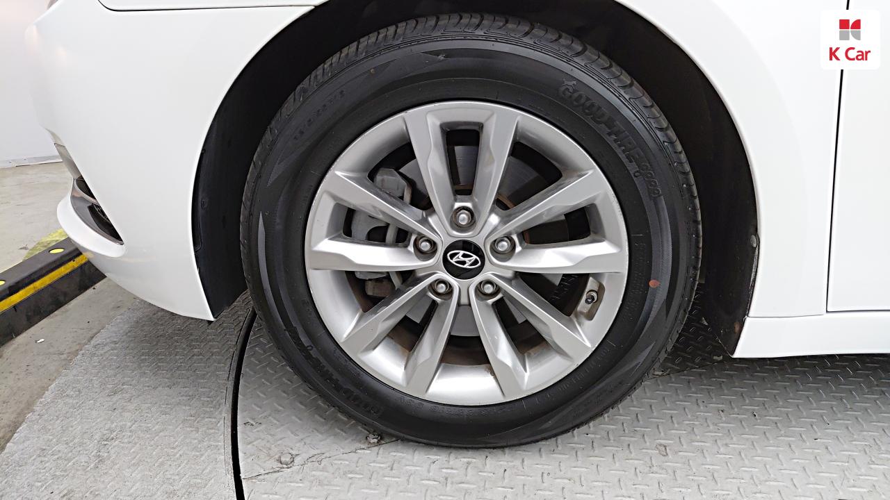 HYUNDAI The New I40 Saloon 2.0 GDI