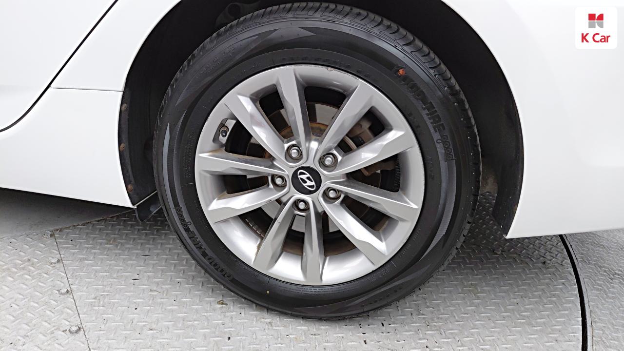 HYUNDAI The New I40 Saloon 2.0 GDI