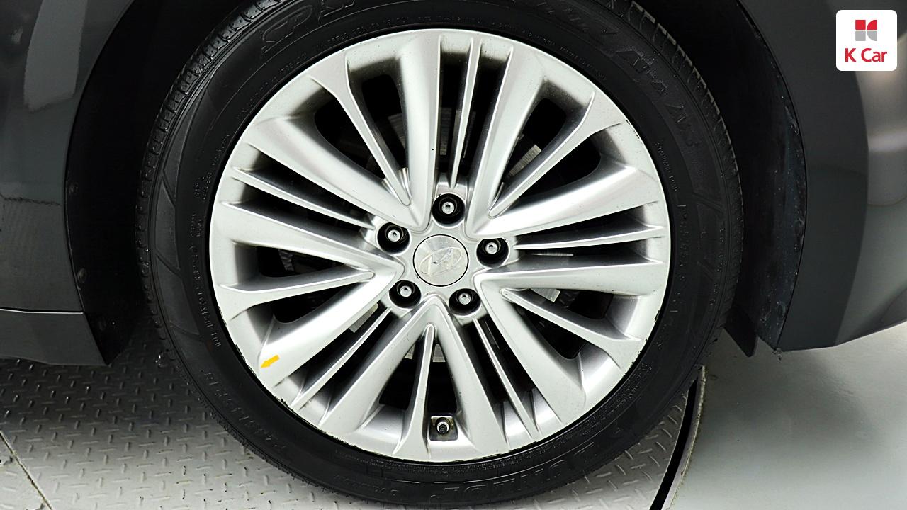 HYUNDAI Aslan G300