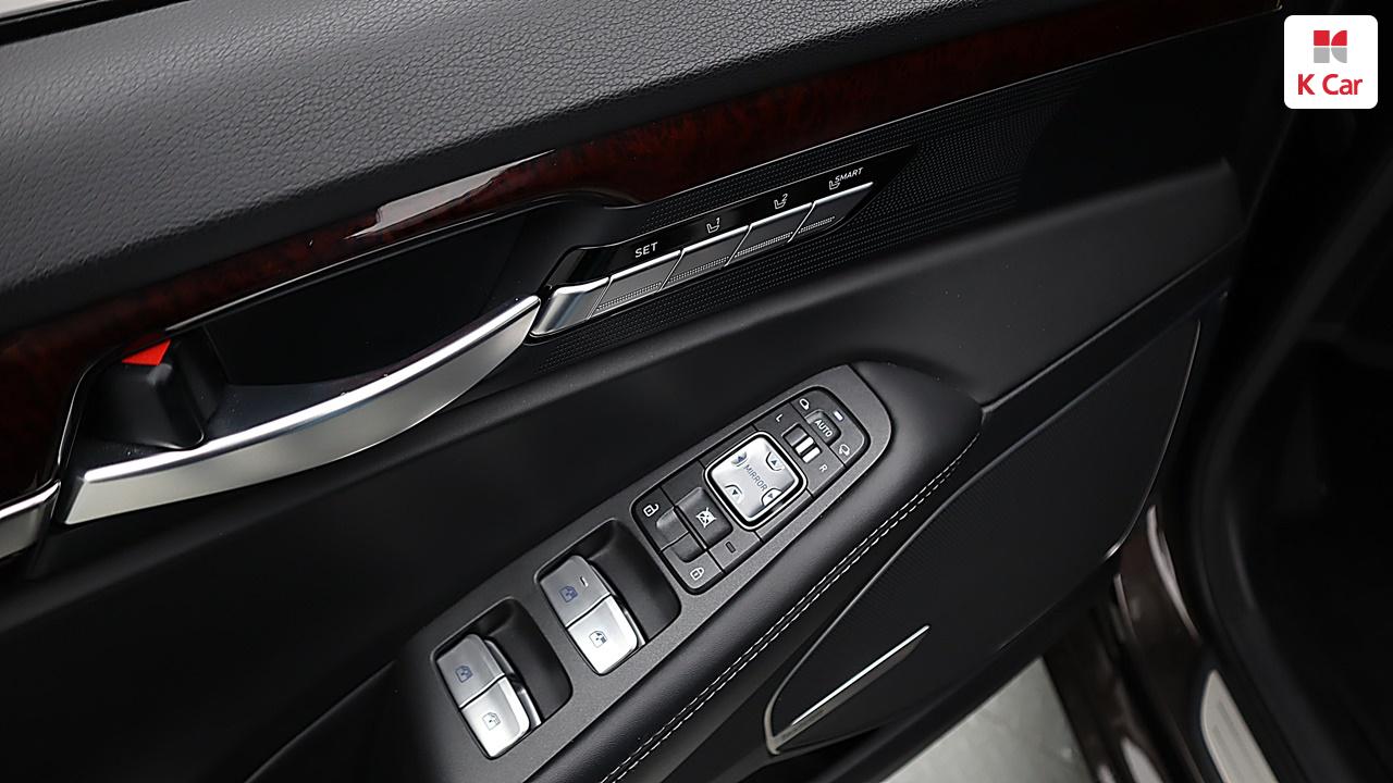 GENESIS EQ900 3.8 GDi AWD