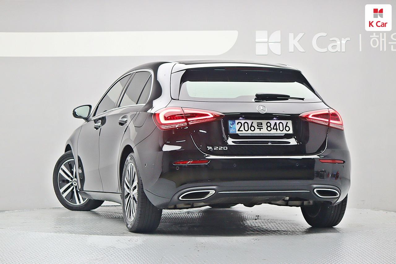BENZ A-Class (4th Generation) A220