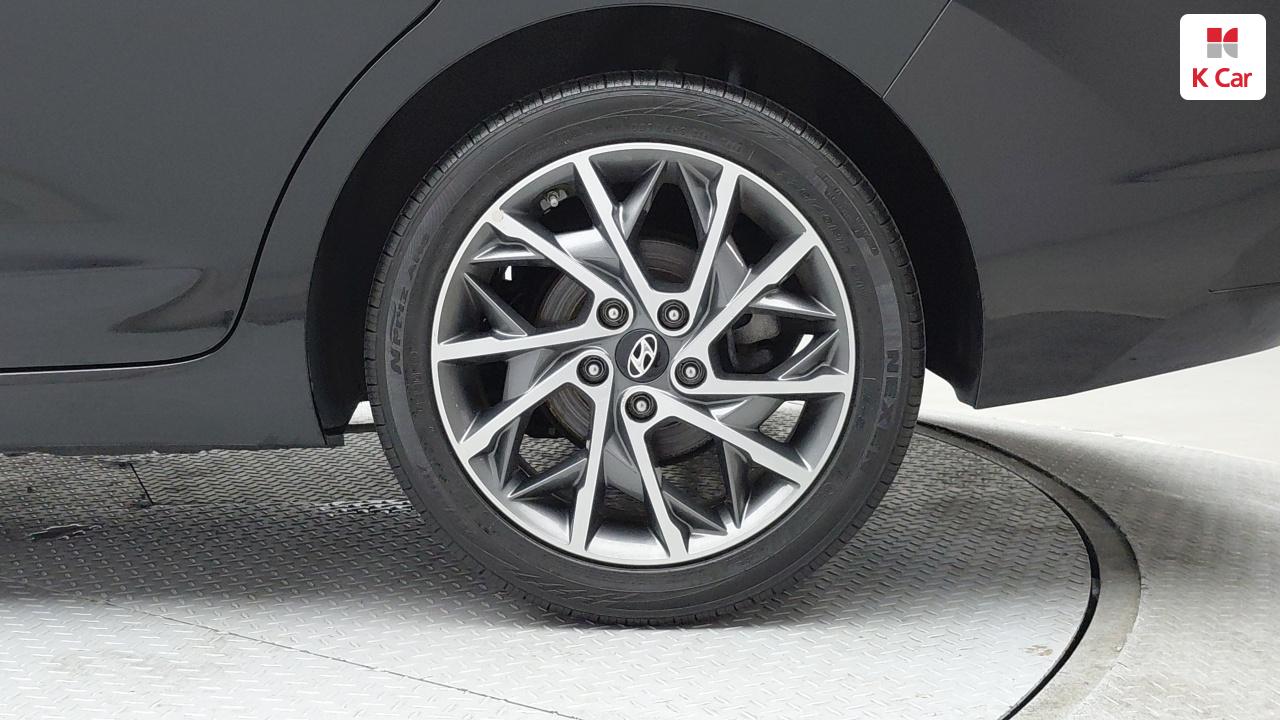 HYUNDAI The New Avante AD 1.6 Gasoline
