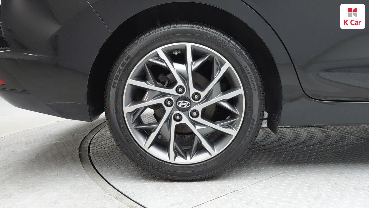 HYUNDAI The New Avante AD 1.6 Gasoline