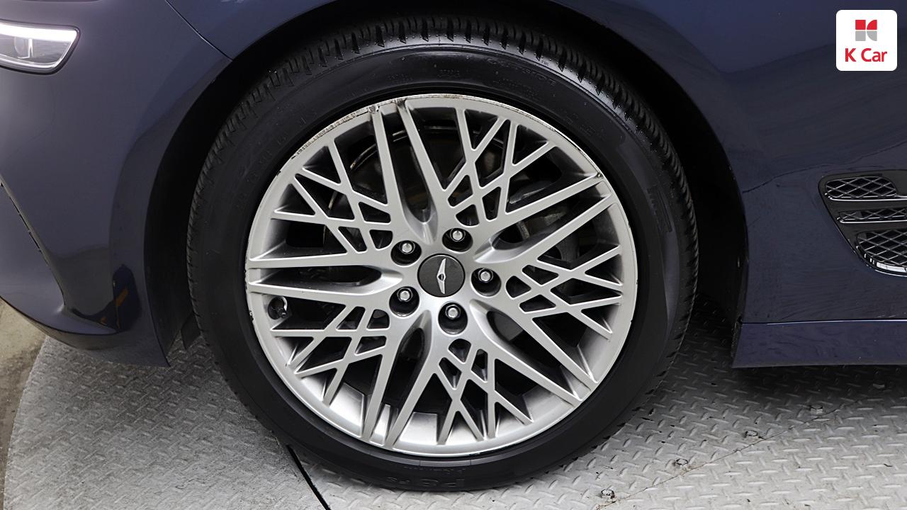 GENESIS The New G70 Gasoline 2.0 Turbo AWD
