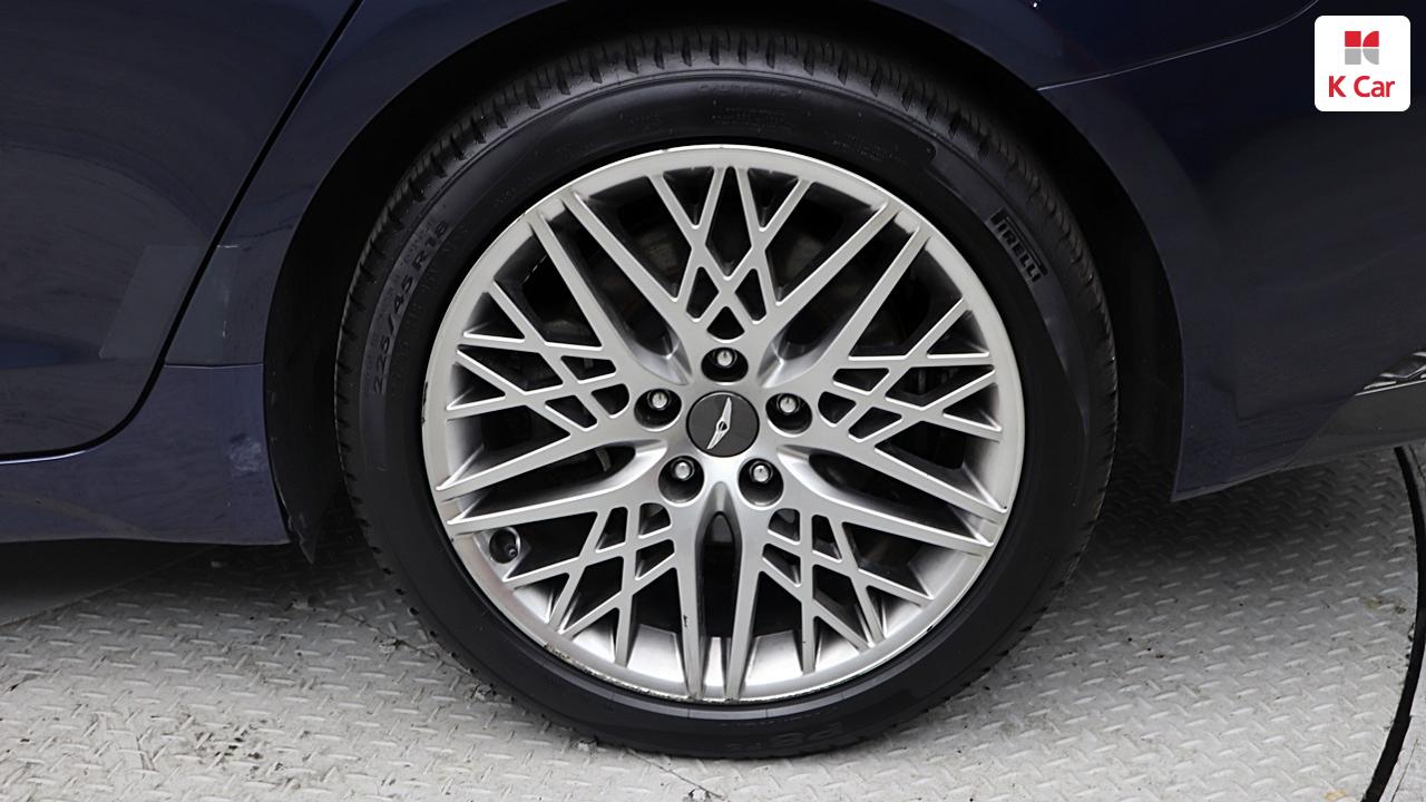 GENESIS The New G70 Gasoline 2.0 Turbo AWD