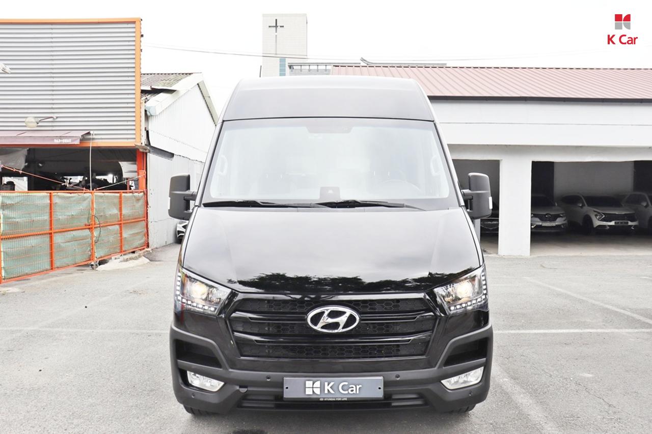 HYUNDAI Solati 15-Seater
