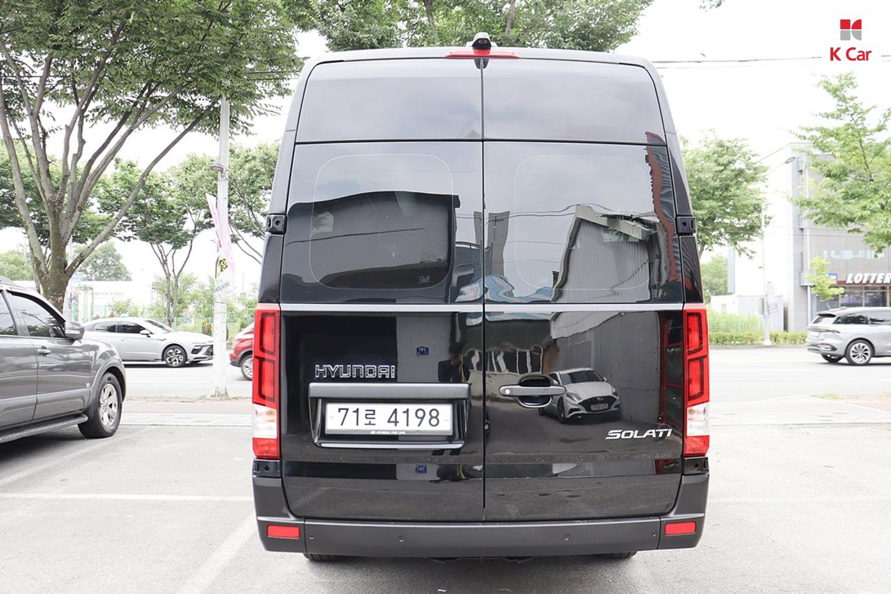 HYUNDAI Solati 15-Seater