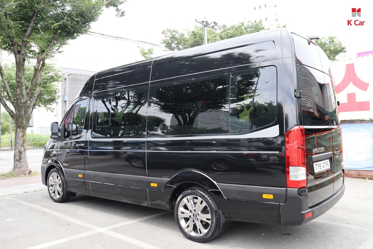 HYUNDAI Solati 15-Seater