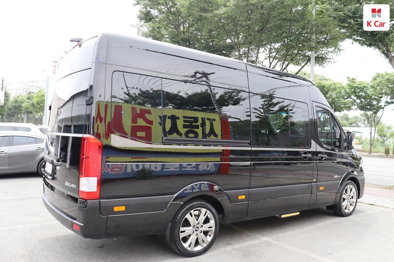 HYUNDAI Solati 15-Seater
