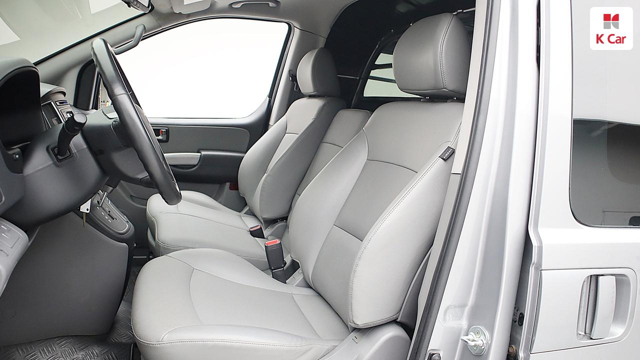 HYUNDAI The New Grand Starex 3-Seater Diesel Van
