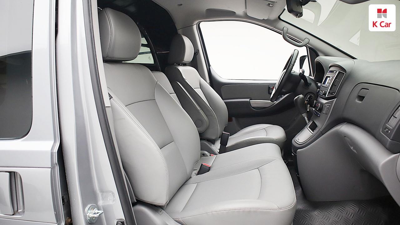 HYUNDAI The New Grand Starex 3-Seater Diesel Van