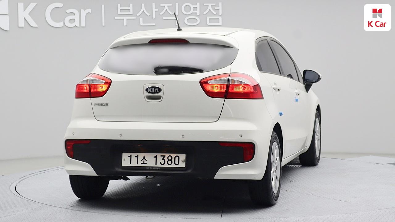 기아 더 뉴 프라이드 5DR 1.4 MPI 트렌디