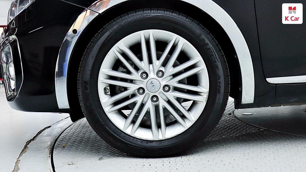 KIA The New Carens 2.0 LPi 7-Seater