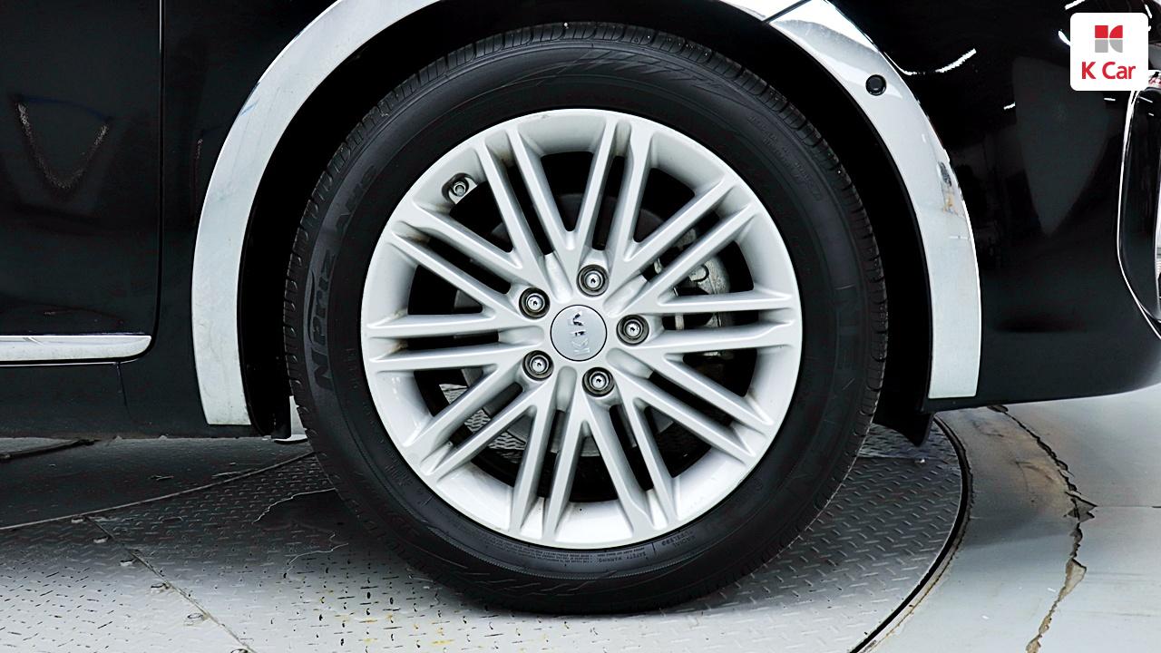 KIA The New Carens 2.0 LPi 7-Seater