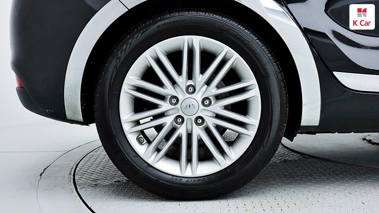 KIA The New Carens 2.0 LPi 7-Seater